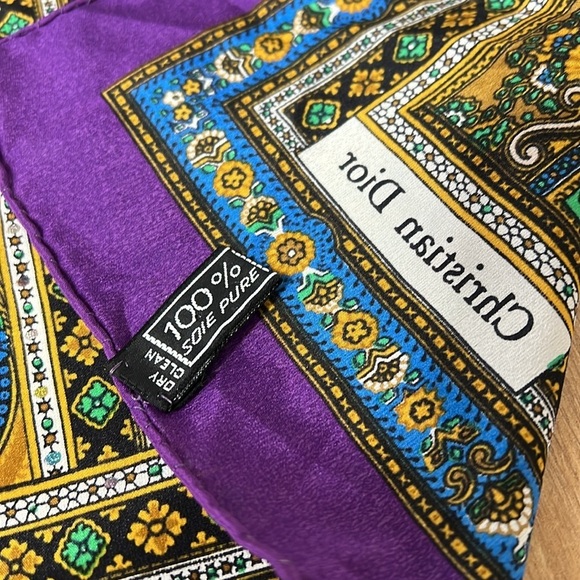 Christian Dior Rare Vintage 55” x 53” Extra Large Silk Shawl Wrap Scarf - Picture 8 of 13